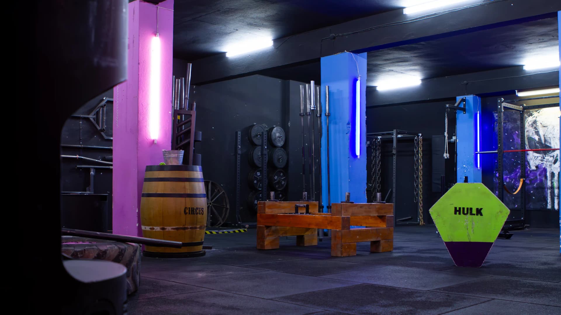 MEMBERSHIP - Circus Strongman